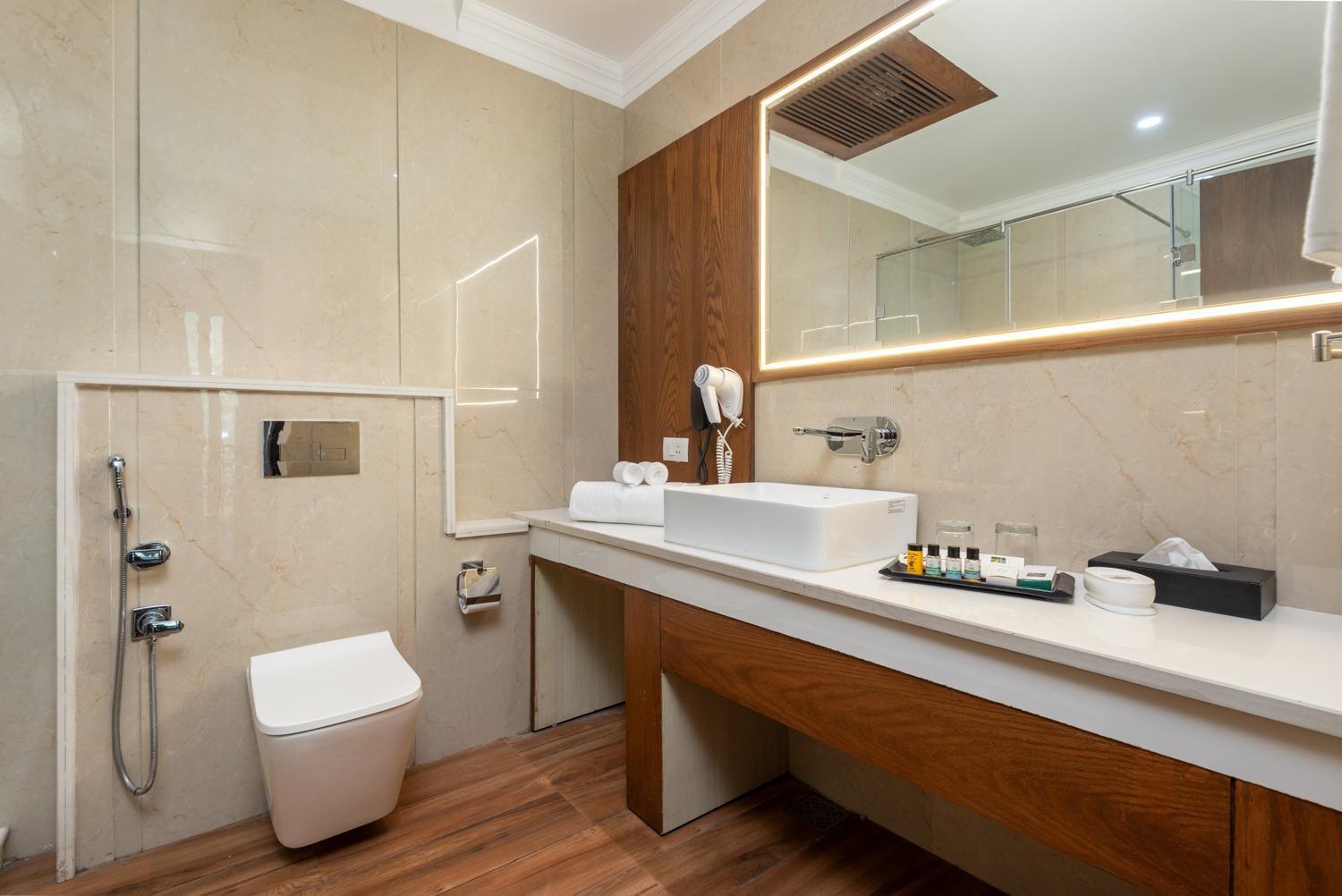 Quality Inn By Lawrence Hotels Dharamshala Esterno foto